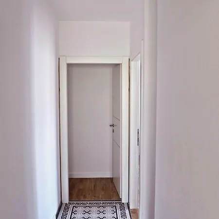 Διαμέρισμα Anna With Parking