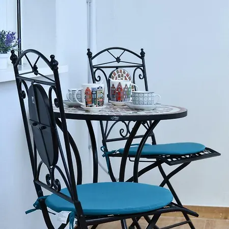 Anna With Parking * Σπλιτ