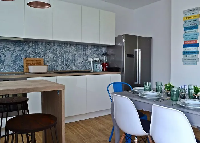 Anna With Parking Apartment Split