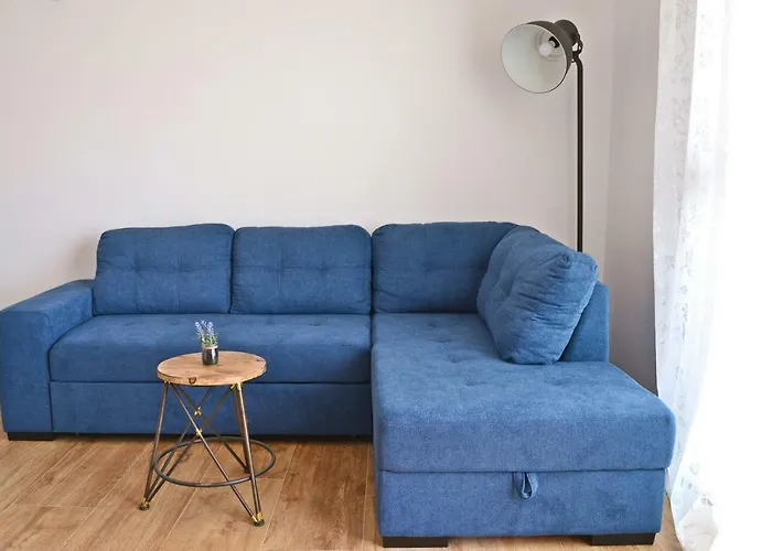 Anna With Parking Apartment