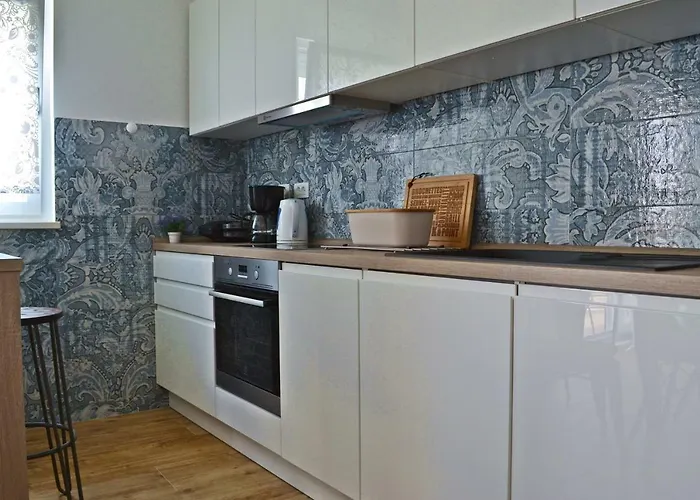 Anna With Parking Apartment *