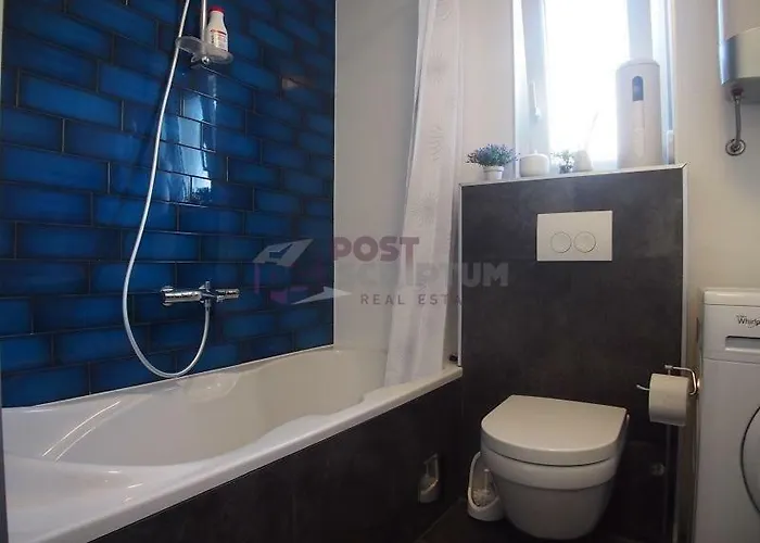 Anna With Parking Apartment